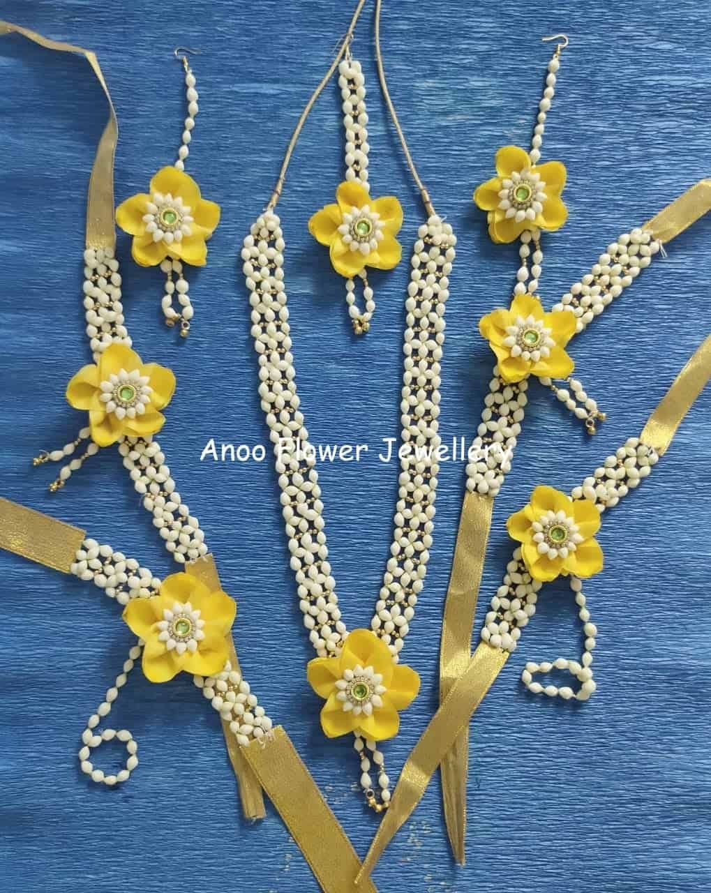 Floral Jwellery for Mehndi and Sangeet Indian wedding function