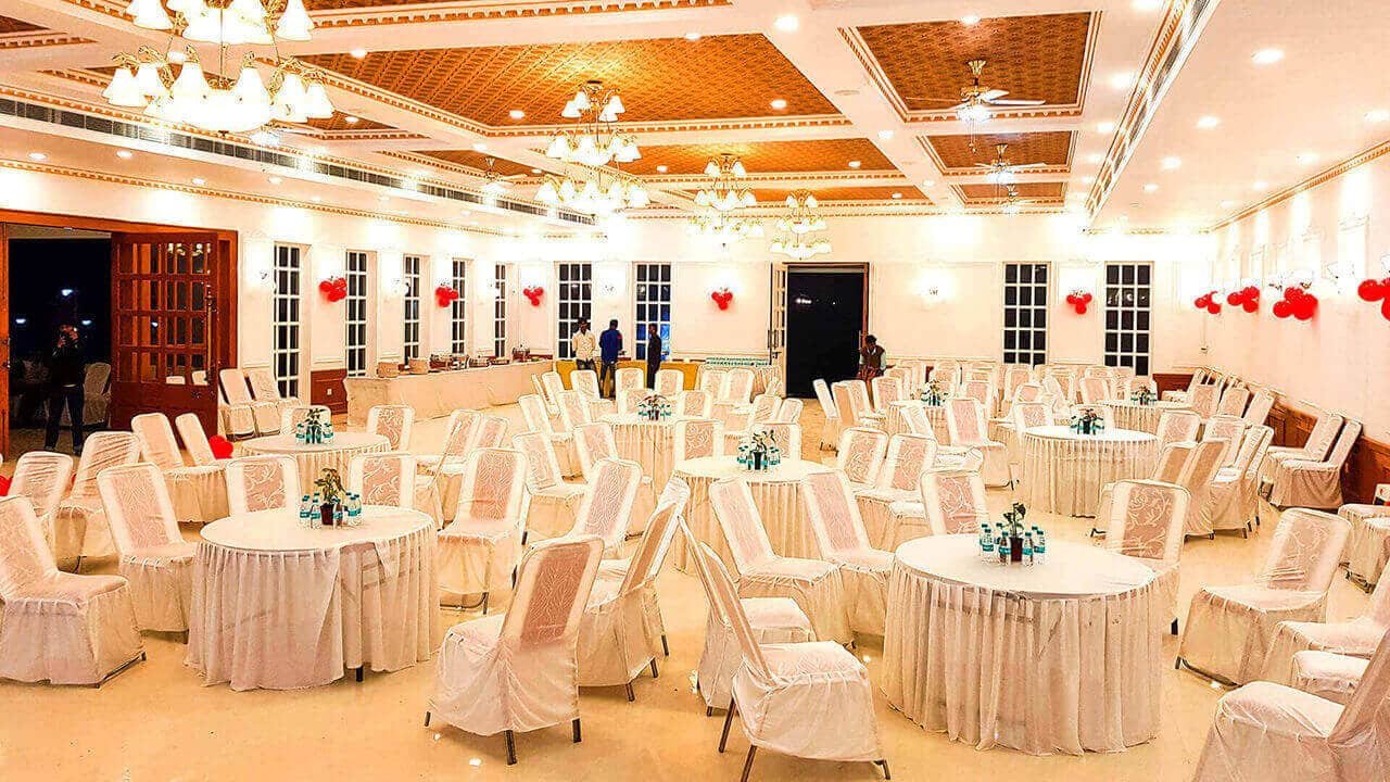 Round-table seating - Bhupa Greens - Darbhanga Best Marriage Hall